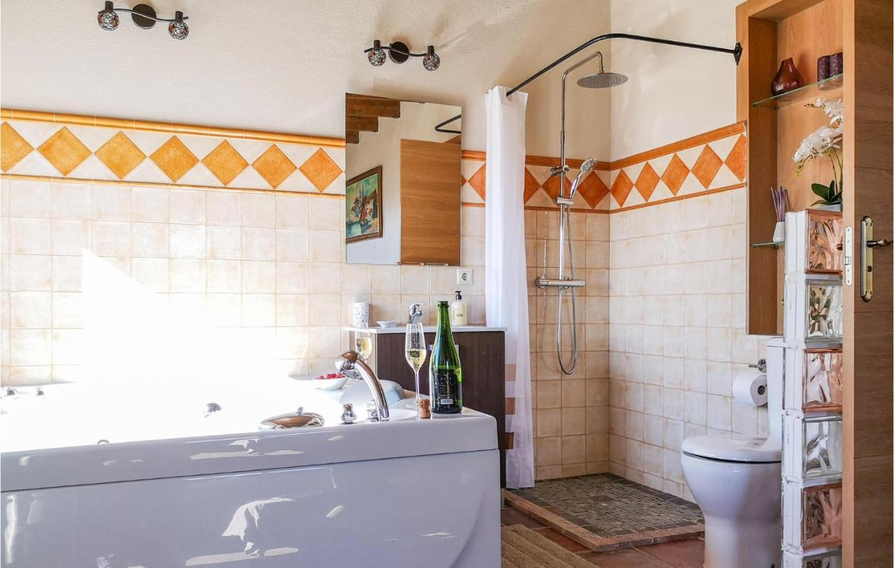Awesome Home In Algatocín エクステリア 写真